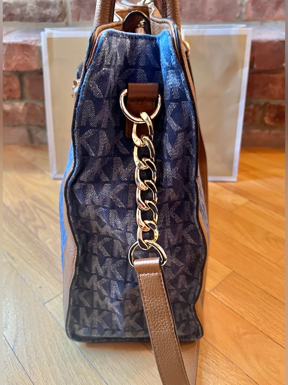 Michael Kors Large Hamilton Frame Out Monogram Denim Tote & Wallet Set - Picture 3 of 13